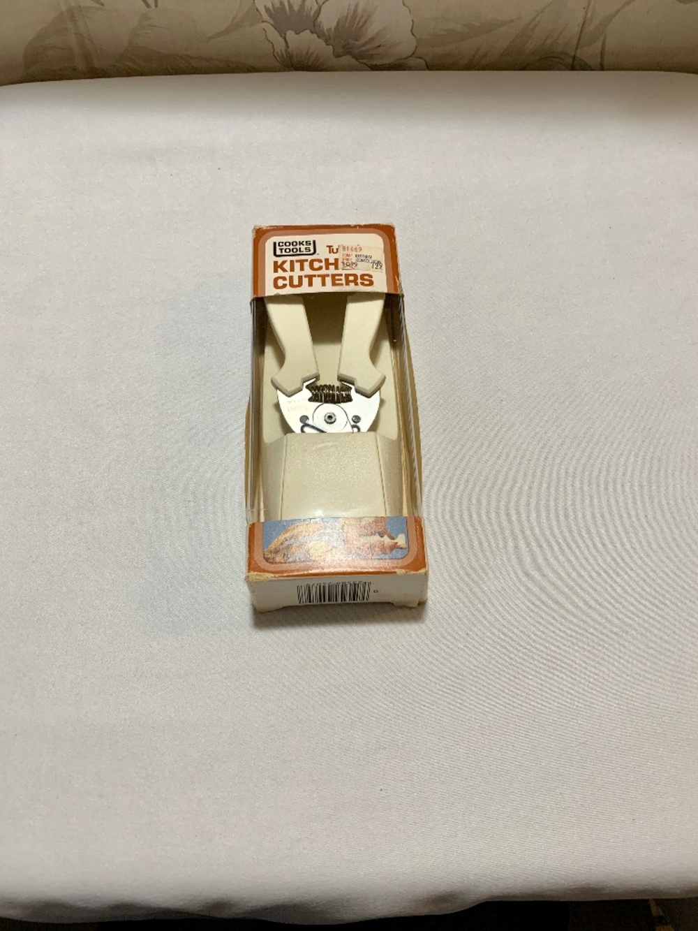 Vintage Cooks Tools Tullen Kitchen Cutters w Wall Plaque Original Box 1983 - NOS